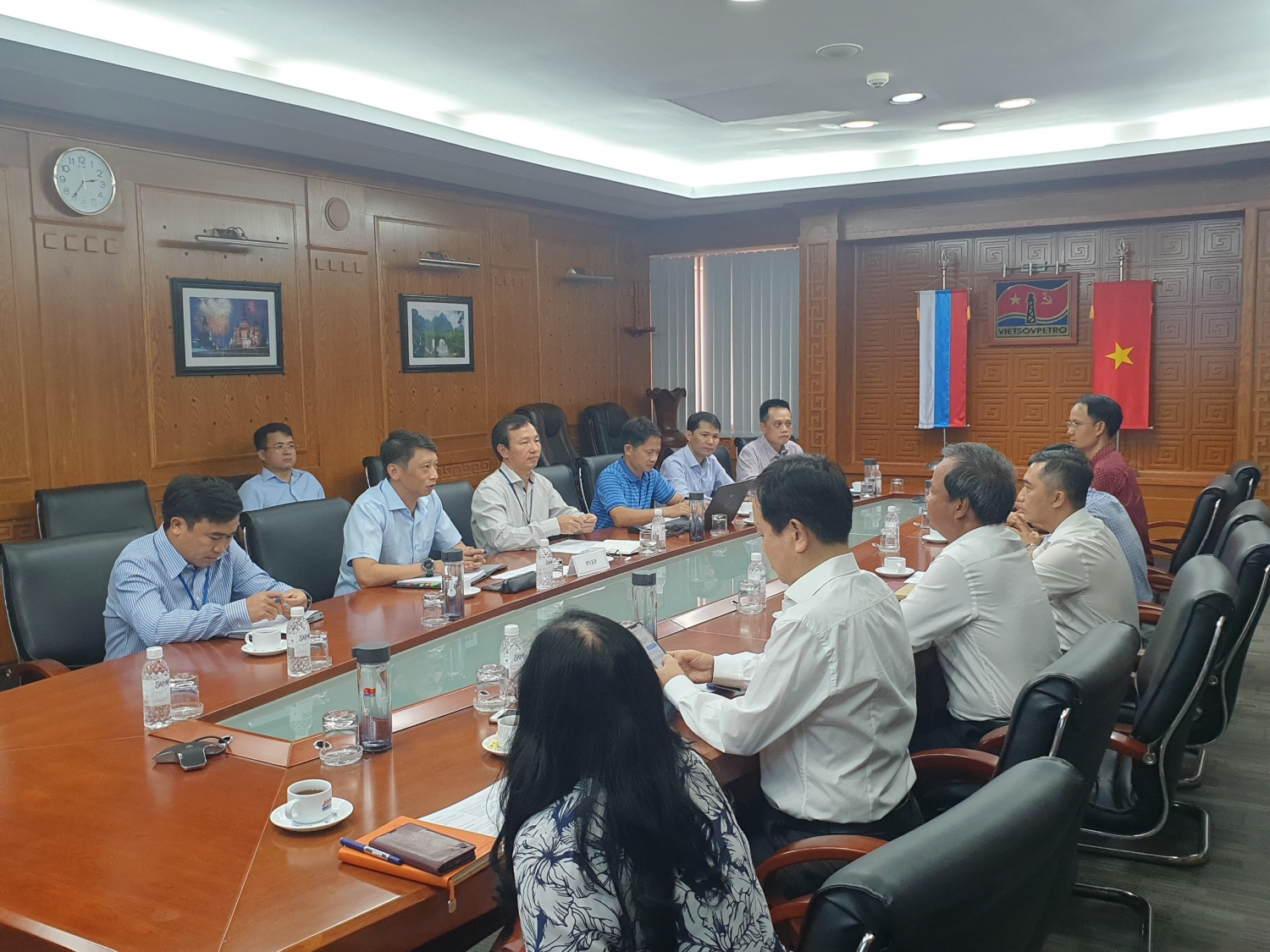 Tổng Giám đốc PVEP Trần Hồng Nam kiểm tra tiến độ xây dựng giàn CTC-2 mỏ Cá Tầm