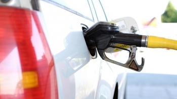 Giá dầu ở UAE đắt gần gấp đôi so với giá ở Oman