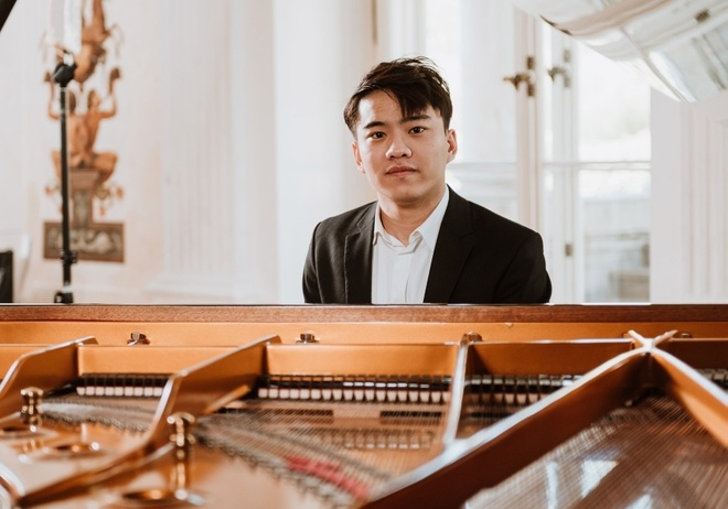 nghệ sĩ piano trẻ tài năng Nguyễn Việt Trung.