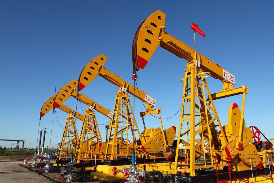 Giá dầu của Azerbaijan tiếp tục giảm hơn 3 USD