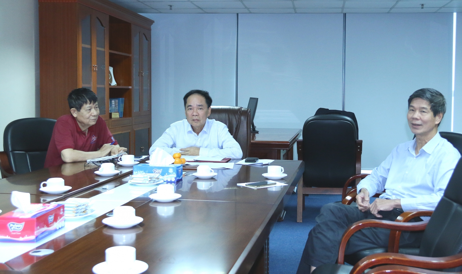Thường trực Hội Dầu khí Việt Nam họp giao ban với các chi hội Dầu khí trực thuộc