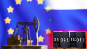 EU hoãn đàm phán về thiết lập mức giá trần dầu Nga đến tuần sau