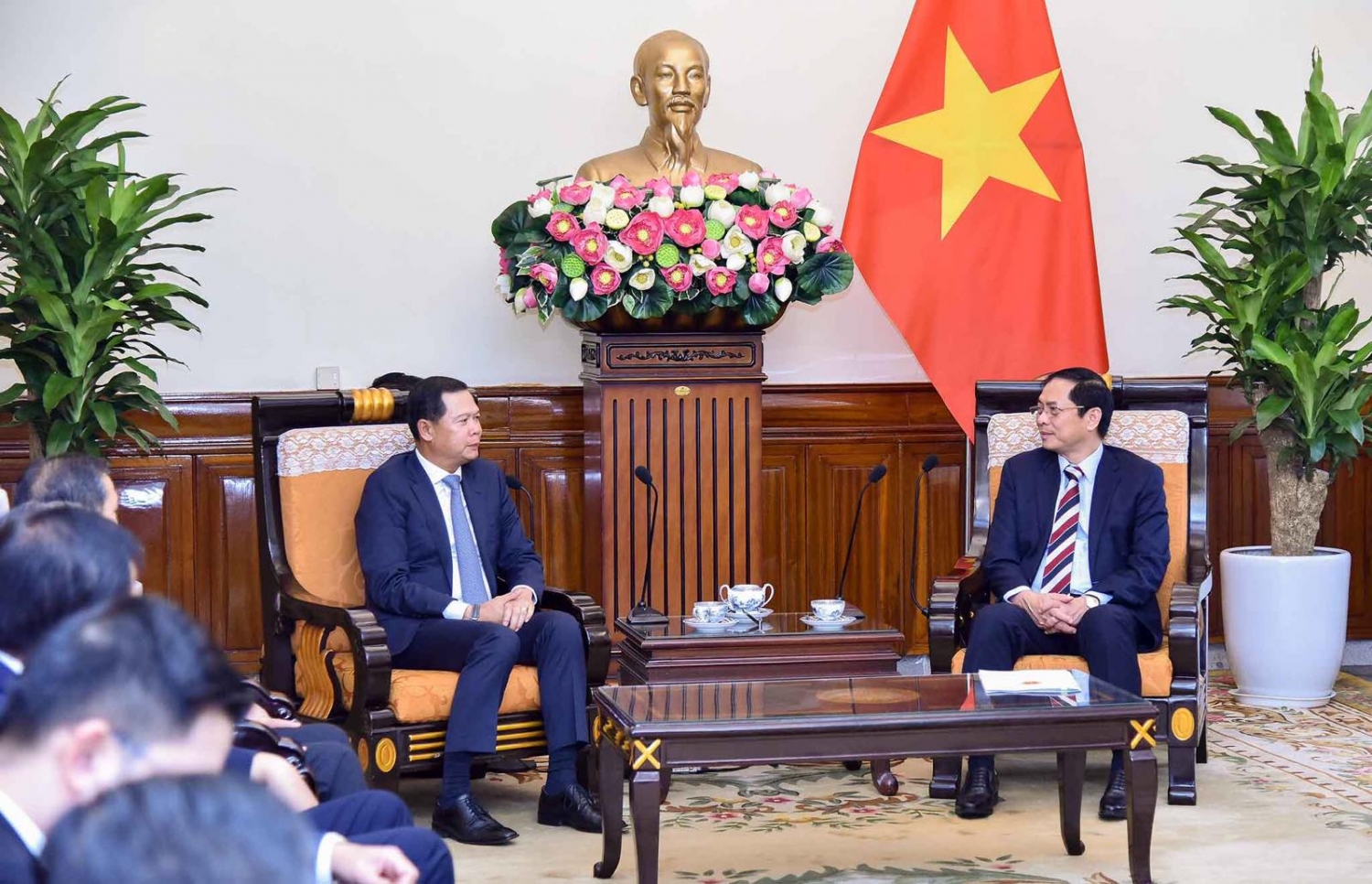 Tăng cường hợp tác giữa hai Bộ Ngoại giao Việt Nam và Lào