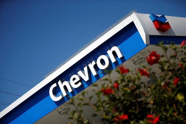 Mỹ nới lỏng trừng phạt, cho phép Chevron bơm dầu ở Venezuela