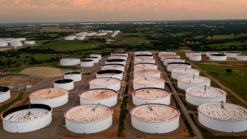 Tồn kho dầu thô của Mỹ giảm 12,6 triệu thùng trong tuần trước