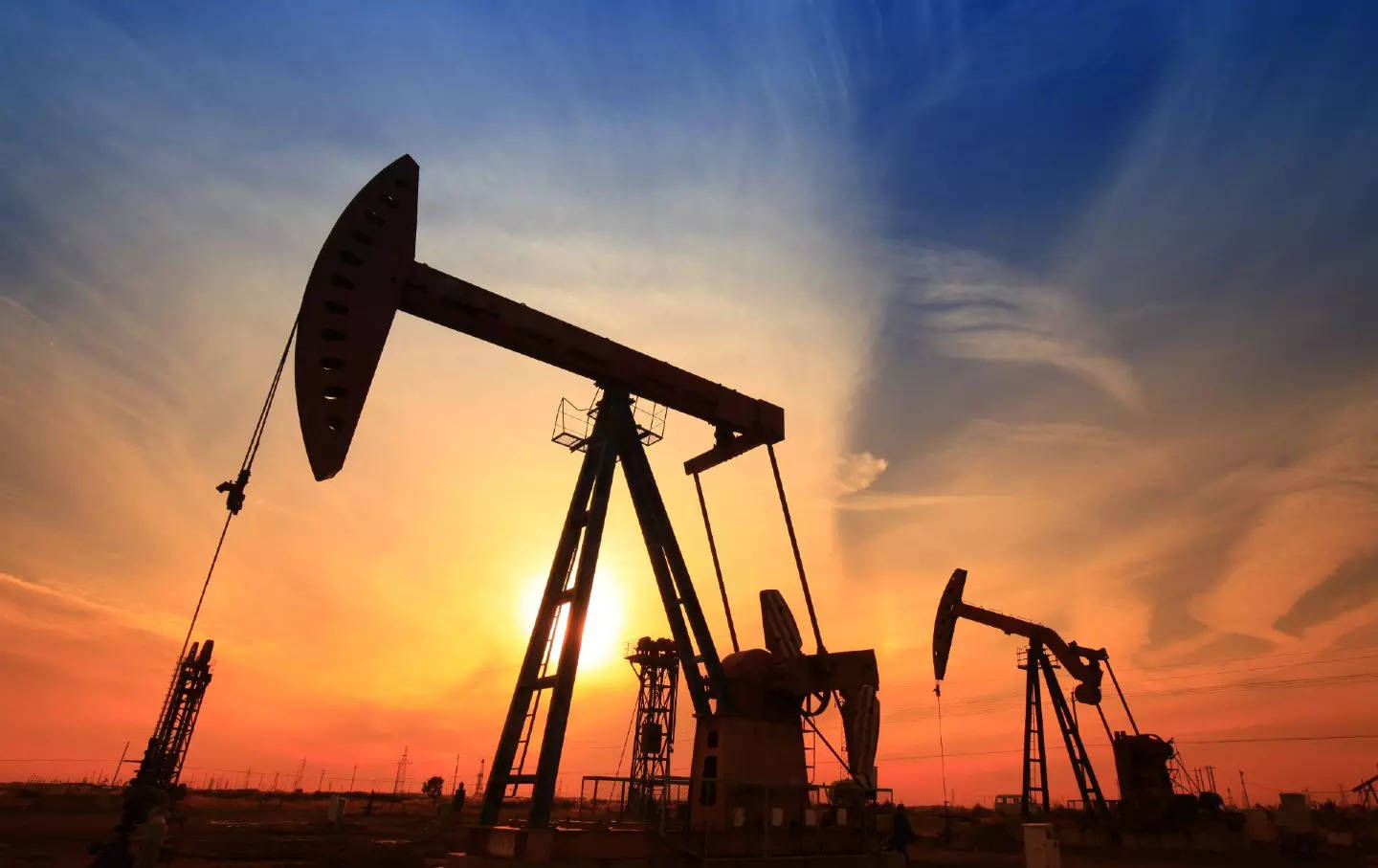 Giá dầu có thể hạ nhiệt nếu OPEC+ không giảm mạnh sản lượng