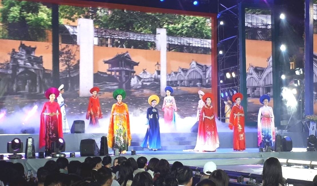 Hà Nội quảng bá văn hoá, kích cầu du lịch qua lễ hội áo dài