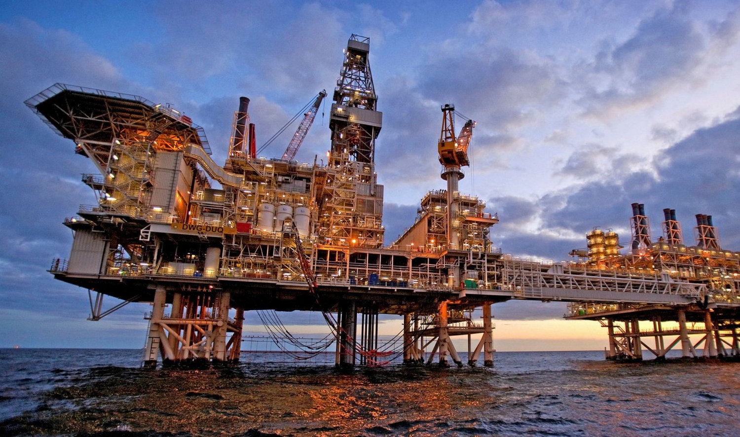 Giá dầu của Azerbaijan tuần qua: Biến động trái chiều