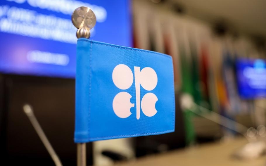 OPEC+ quyết định duy trì chính sách sản lượng dầu hiện hành