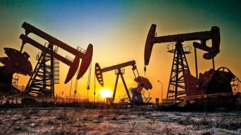 Ả Rập Xê-út giảm giá dầu thô bán sang thị trường châu Á