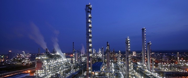 Trung Quốc giảm giá bán lẻ xăng và dầu diesel