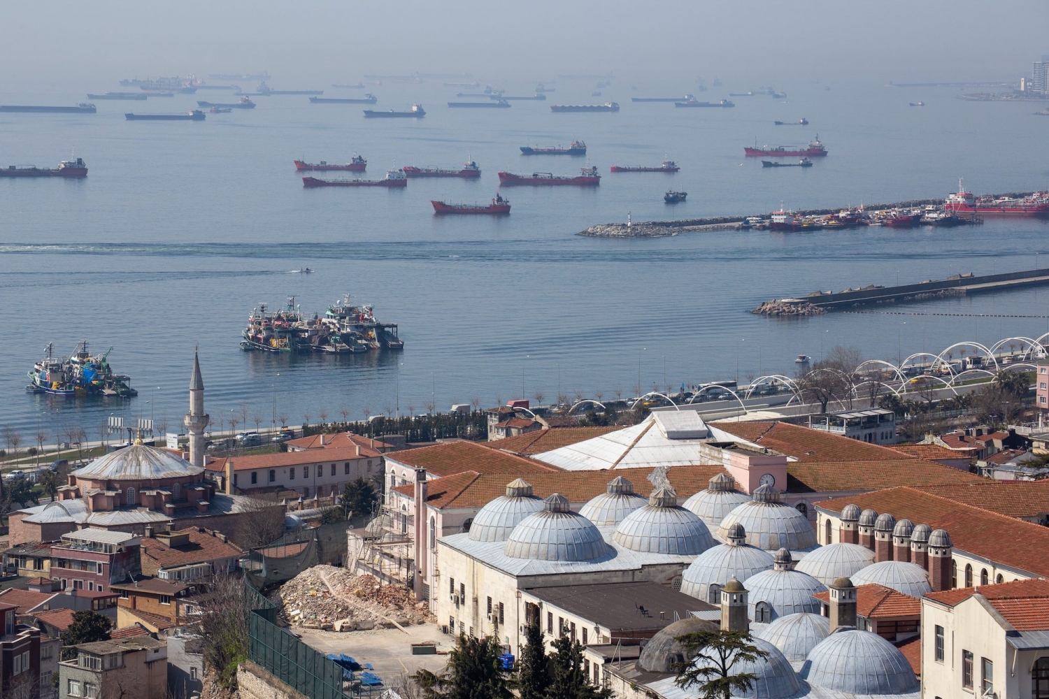 Vì sao tàu chở dầu ùn tắc lớn trong vùng biển Thổ Nhĩ Kỳ?