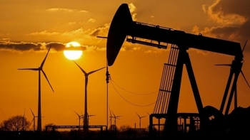 Giá dầu của Azerbaijan tăng đột biến