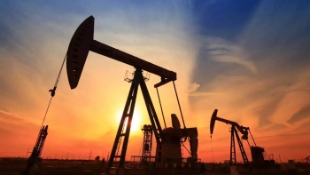 Trung Quốc sẽ mua dầu của Nga trên mức giá trần