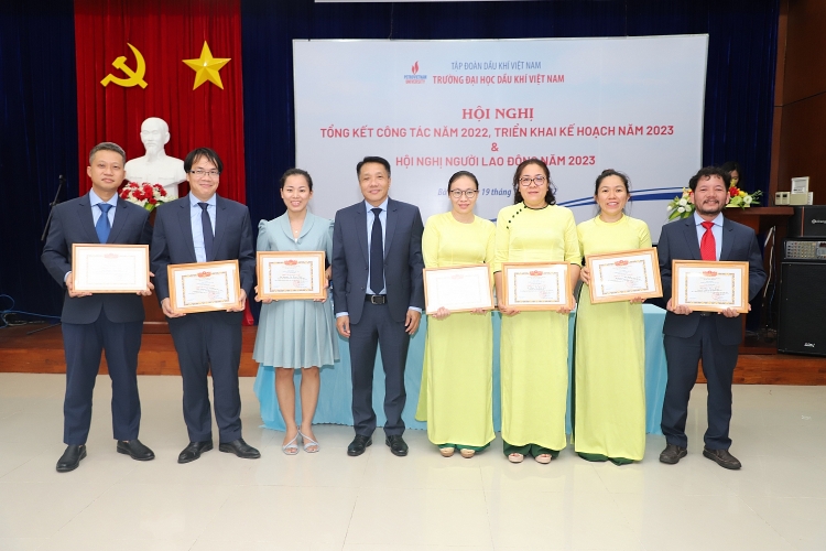 Trường Đại học Dầu khí Việt Nam vượt khó khăn về đích ấn tượng năm 2022