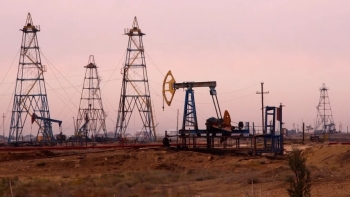 Giá dầu của Azerbaijan biến động trái chiều