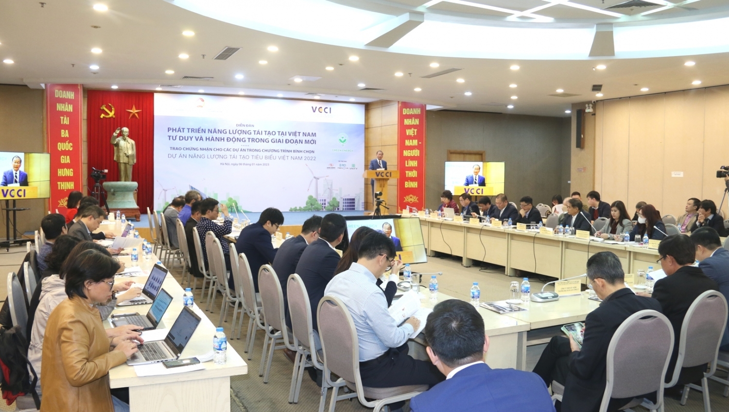 Định hướng chính sách ổn định để phát triển năng lượng tái tạo tại Việt Nam