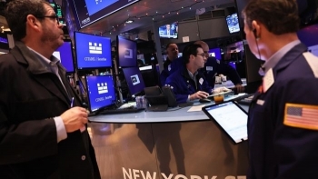 Thị trường chứng khoán thế giới ngày 7/1: Dow Jones bật tăng 700 điểm