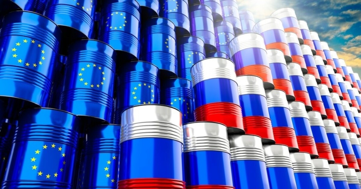EU trừng phạt Nga: Hậu quả sẽ đến từ cấm các sản phẩm dầu mỏ hay áp giá trần?