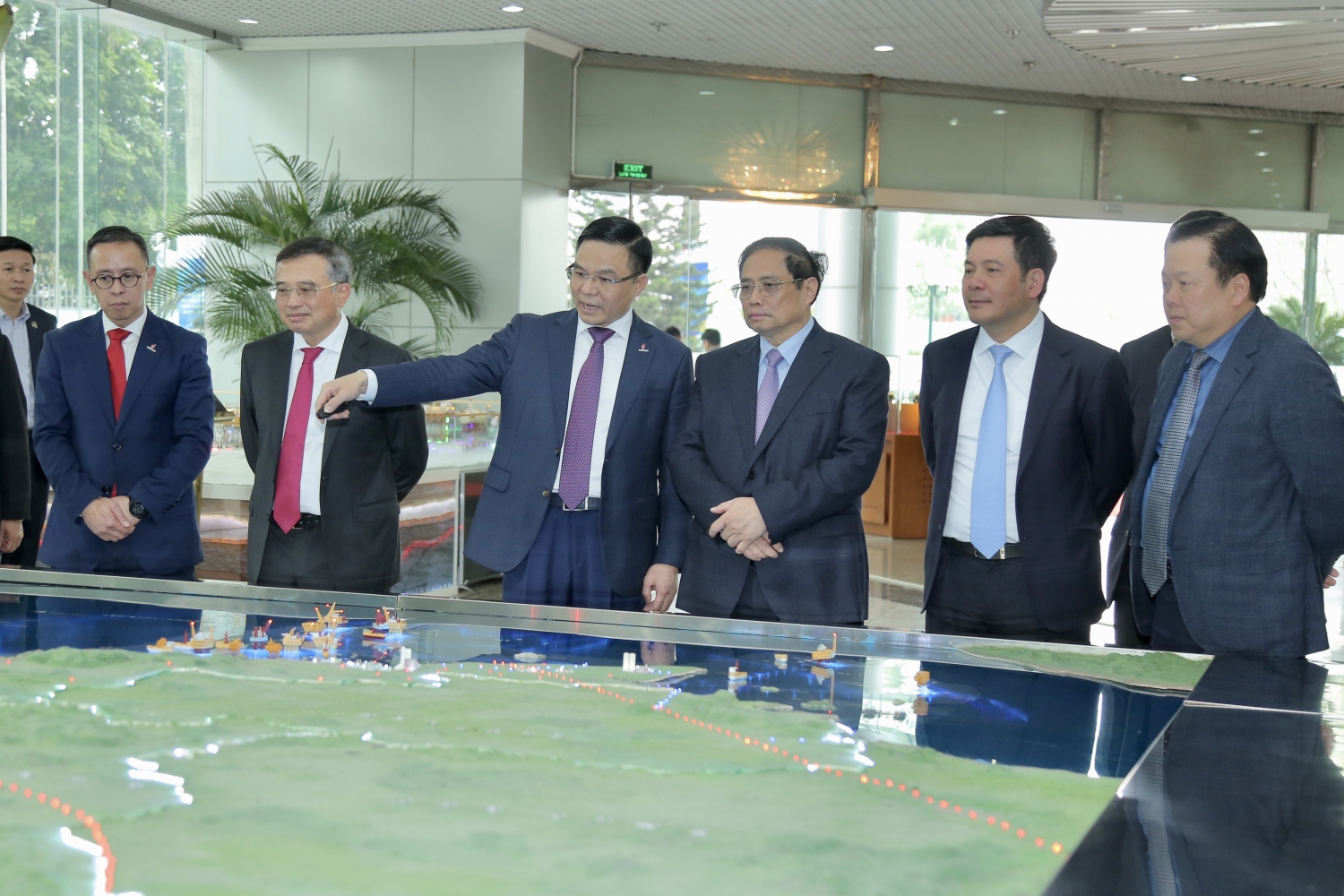 Thủ tướng Chính phủ Phạm Minh Chính dự và chỉ đạo Hội nghị tổng kết năm 2022, triển khai nhiệm vụ năm 2023 của Petrovietnam