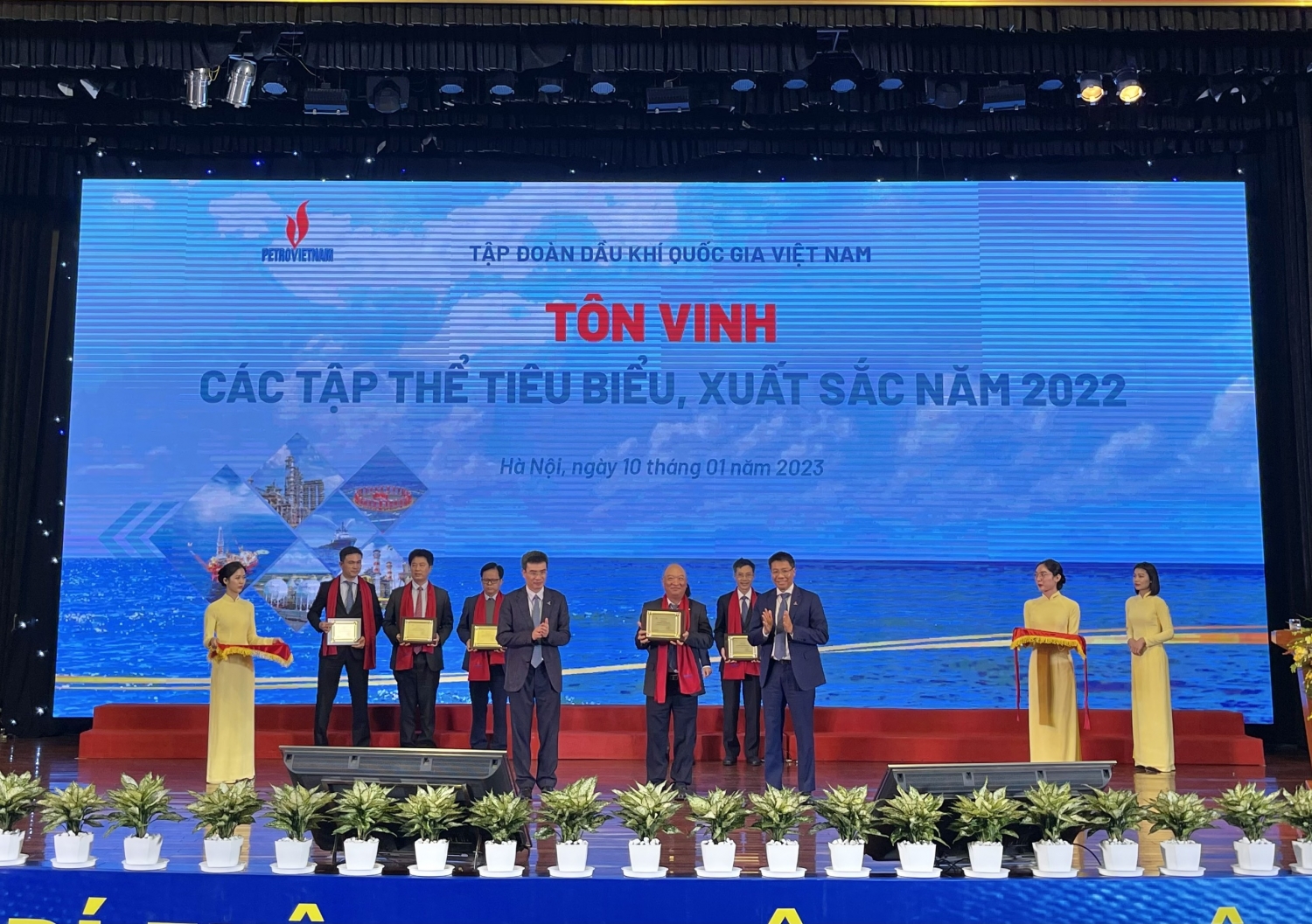 Vietsovpetro nhận các danh hiệu tiêu biểu cho thành tích năm 2022