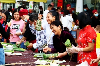 Lễ hội bánh tét “Trở lại Tết xưa” tại Champa Island Nha Trang
