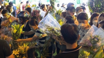 "Ngộp thở" ở chợ hoa lớn nhất TP HCM ngày giáp Tết