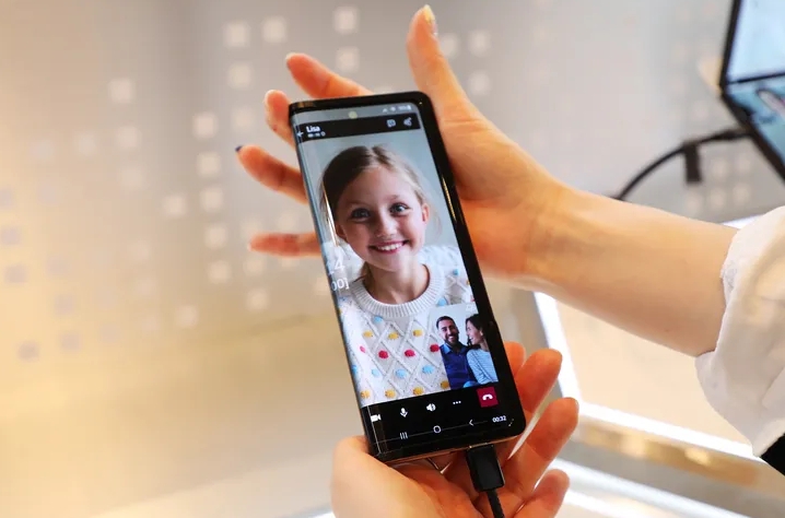 Samsung tiết lộ màn hình điện thoại gập 360 độ