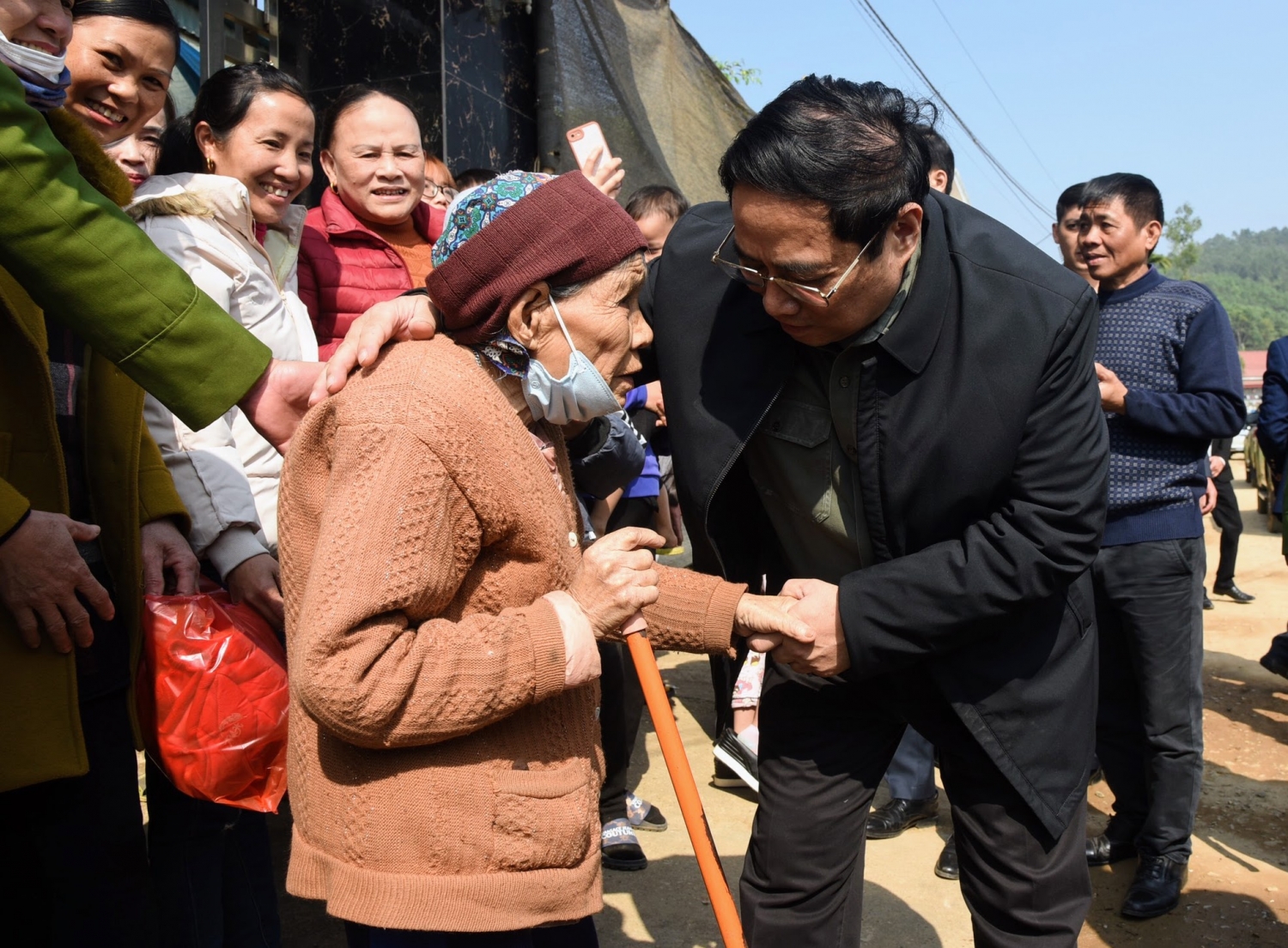 Thủ tướng kiểm tra, đôn đốc dự án cao tốc Tuyên Quang - Phú Thọ, chúc Tết công nhân và người dân khu tái định cư