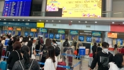 Hành khách qua sân bay Tân Sơn Nhất ngày mùng 5 Tết tăng cao đột biến