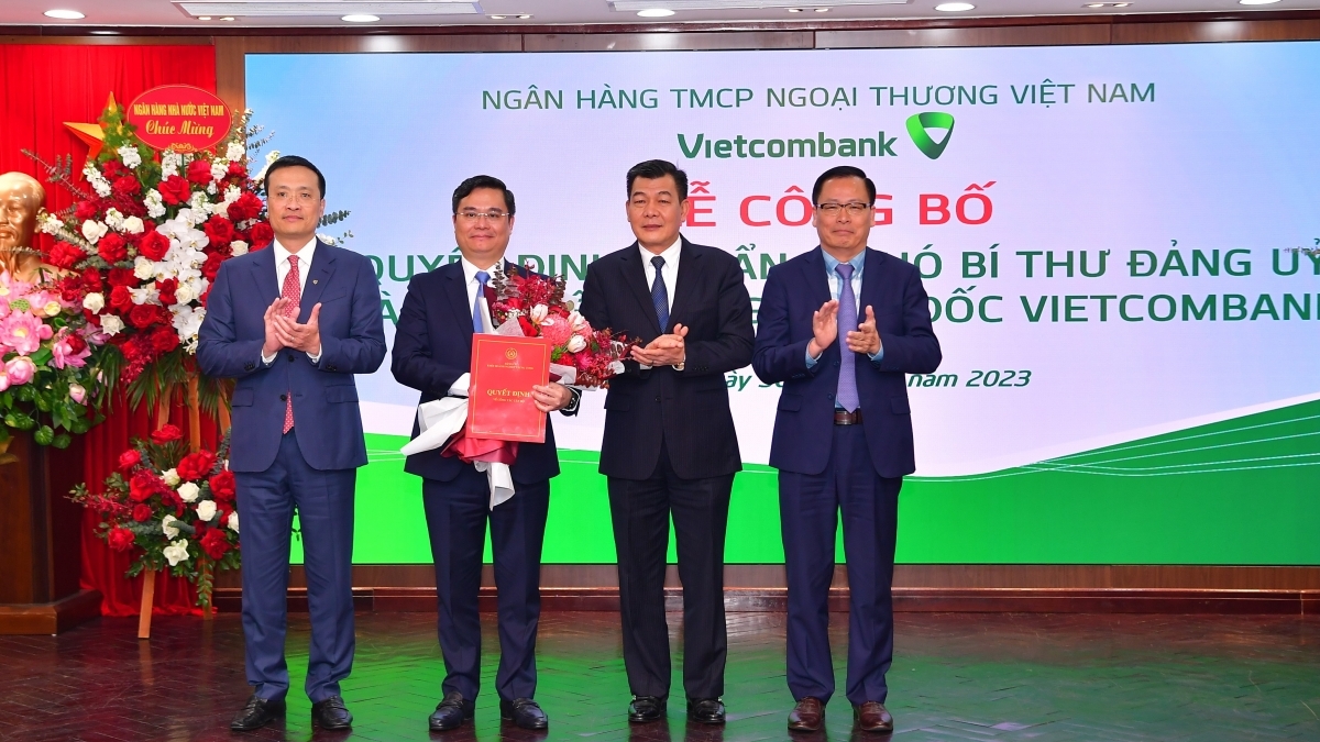Vietcombank tổ chức Lễ công bố Quyết định chuẩn y Phó Bí thư Đảng ủy và bổ nhiệm Tổng giám đốc