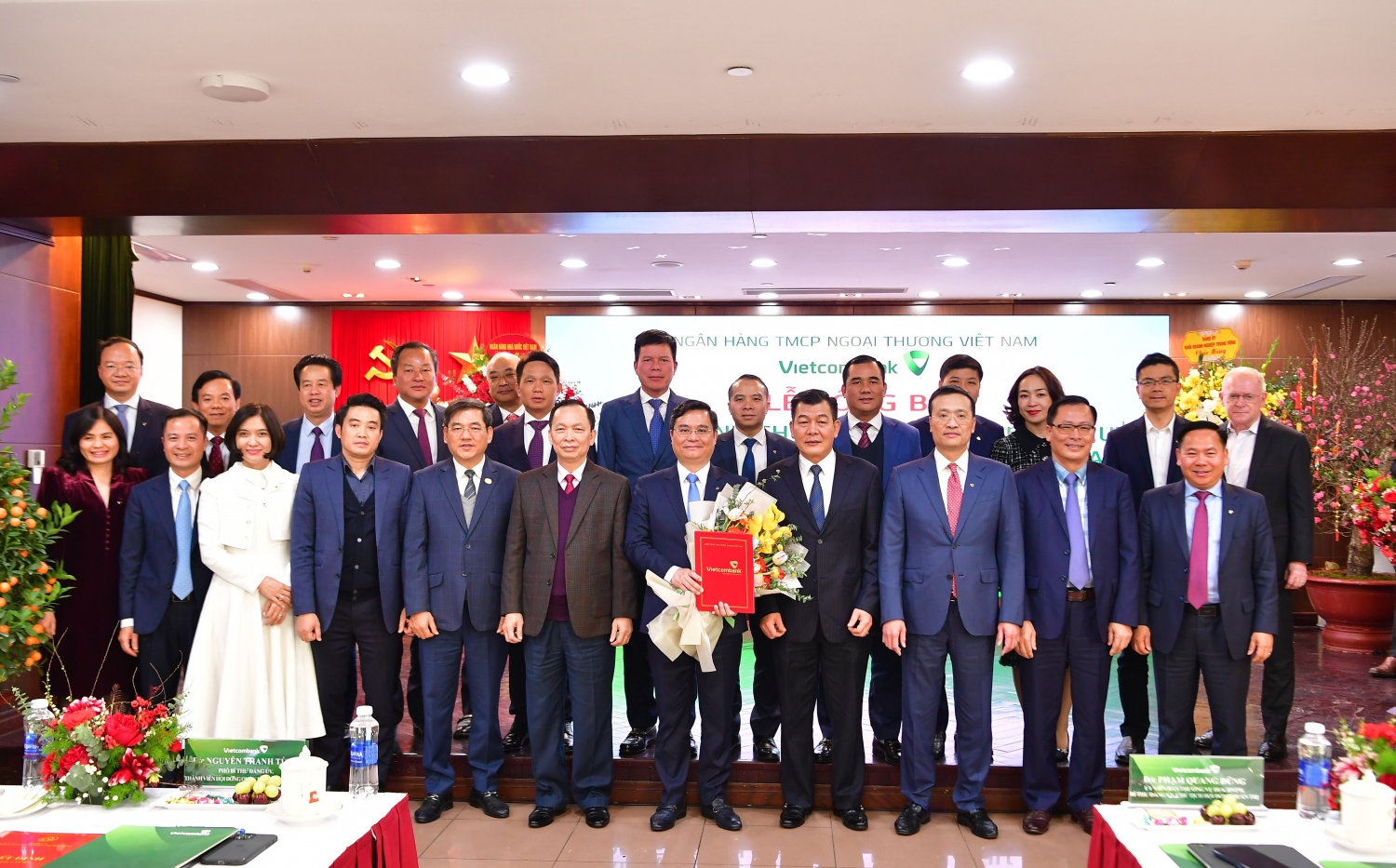 Vietcombank tổ chức Lễ công bố Quyết định chuẩn y Phó Bí thư Đảng ủy và bổ nhiệm Tổng giám đốc