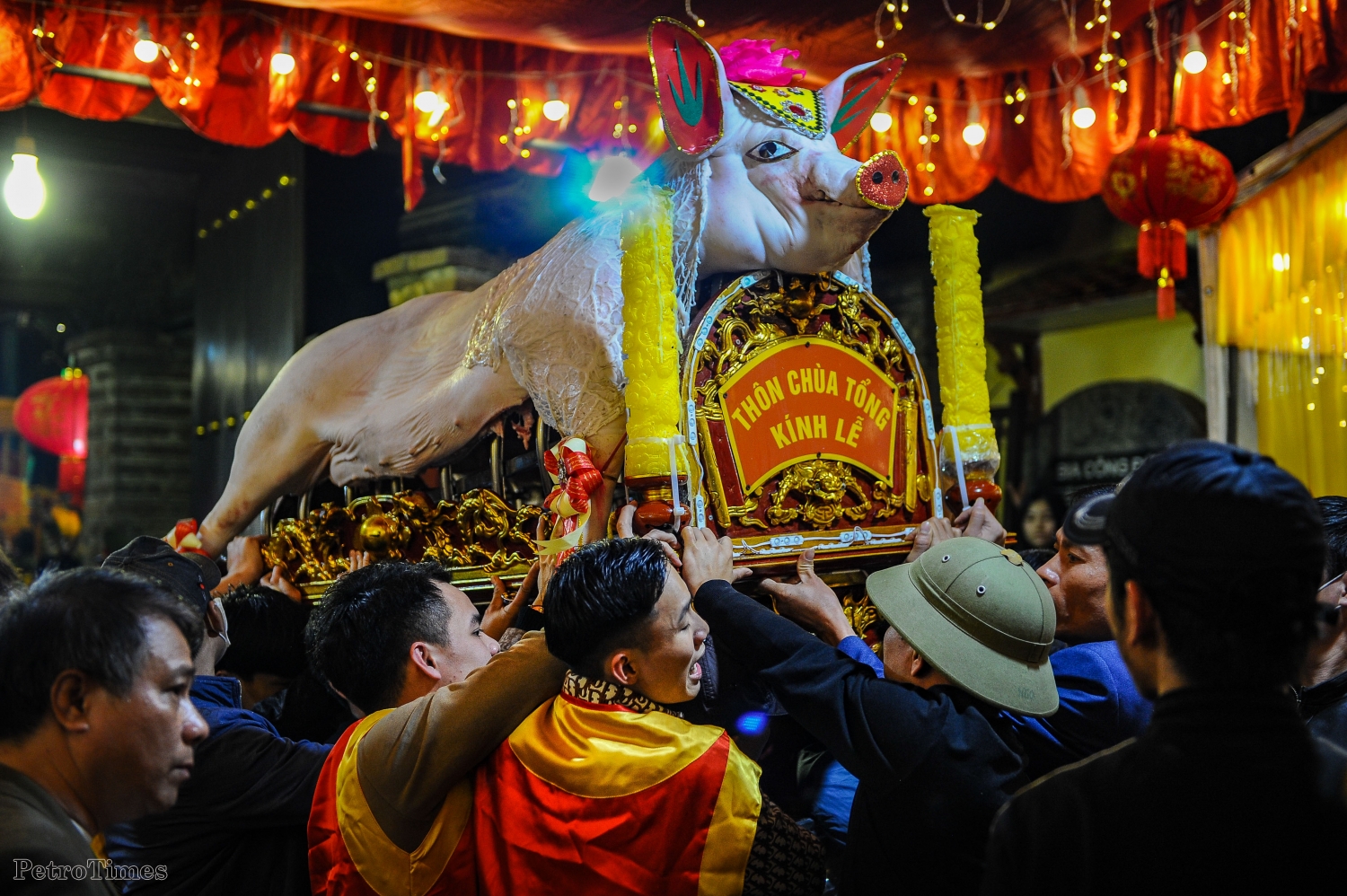 Đặc sắc lễ hội rước 17 “ông lợn” tại làng La Phù
