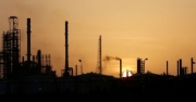 Iran giúp Venezuela đại tu tổ hợp nhà máy lọc dầu lớn nhất