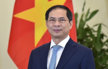 Bộ trưởng Bùi Thanh Sơn trả lời phỏng vấn về chuyến thăm Singapore và Brunei của Thủ tướng