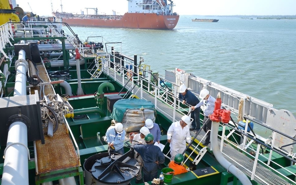 Việt Nam chi 1,7 tỉ USD nhập khẩu xăng dầu trong 2 tháng đầu năm 2023