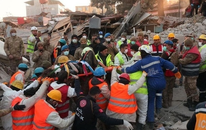 Thêm trận động đất mạnh tại Thổ Nhĩ Kỳ, hàng chục tòa nhà đổ sập