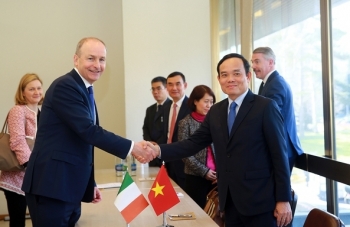 Phó Thủ tướng Trần Lưu Quang gặp lãnh đạo các nước