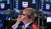 Thị trường chứng khoán thế giới ngày 8/3: Dow Jones rơi mạnh trước cảnh báo có thể tăng lãi suất nhiều hơn