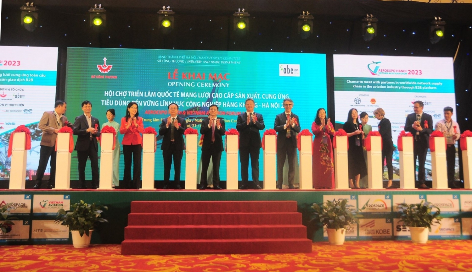 Thúc đẩy giao thương công nghiệp hàng không Việt Nam với toàn cầu