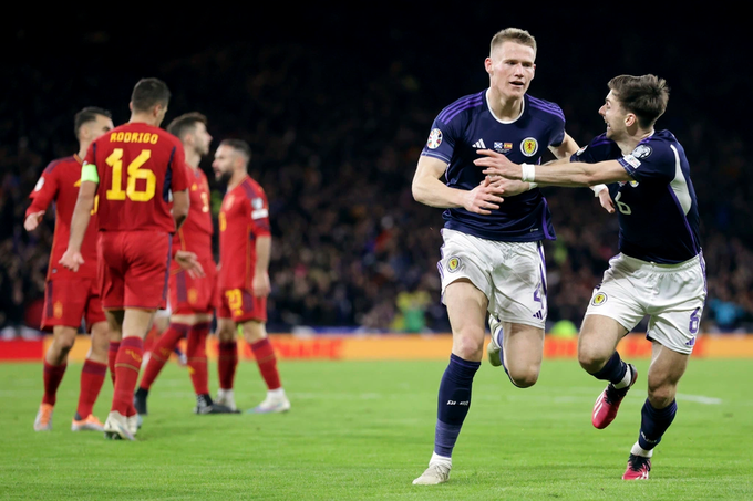 Ngôi sao Man Utd giúp Scotland hạ Tây Ban Nha, Đức thất bại trước Bỉ