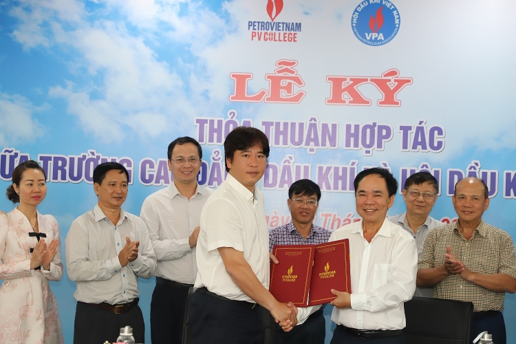 Hội Dầu khí Việt Nam ký thỏa thuận hợp tác với PV College