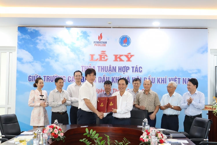 Hội Dầu khí Việt Nam ký thỏa thuận hợp tác với PV College