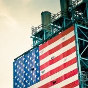 Mỹ: Tranh cãi về việc có nên tăng tốc phát triển dầu khí