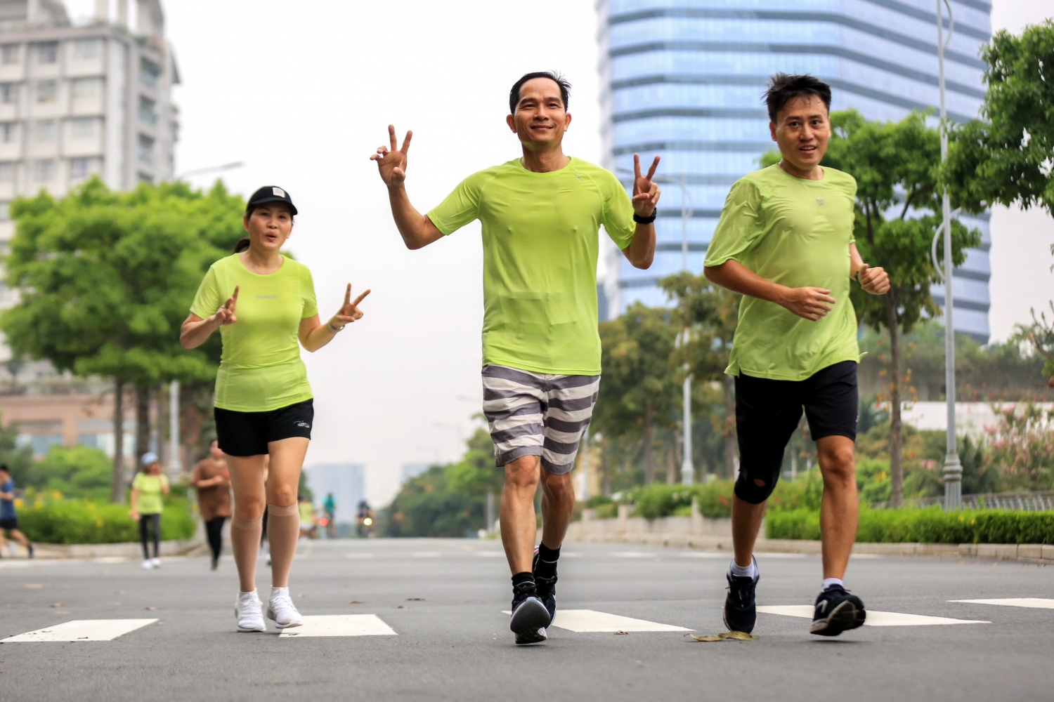 Sự có mặt của các Lãnh đạo Công ty Quản lý Dự án Khí làm giải chạy thêm hào hứng và thi đua