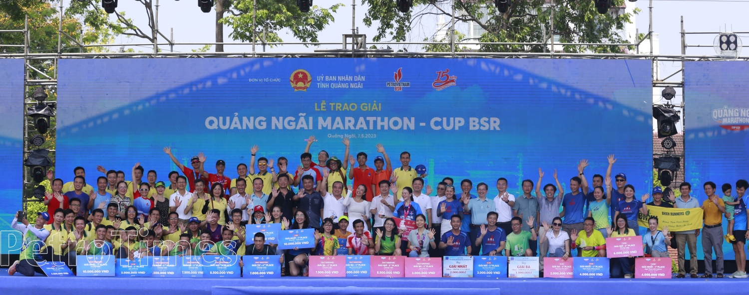 Trao hơn 250 triệu đồng cho các VĐV đạt giải tại Giải chạy Quảng Ngãi Marathon – CUP BSR năm 2023