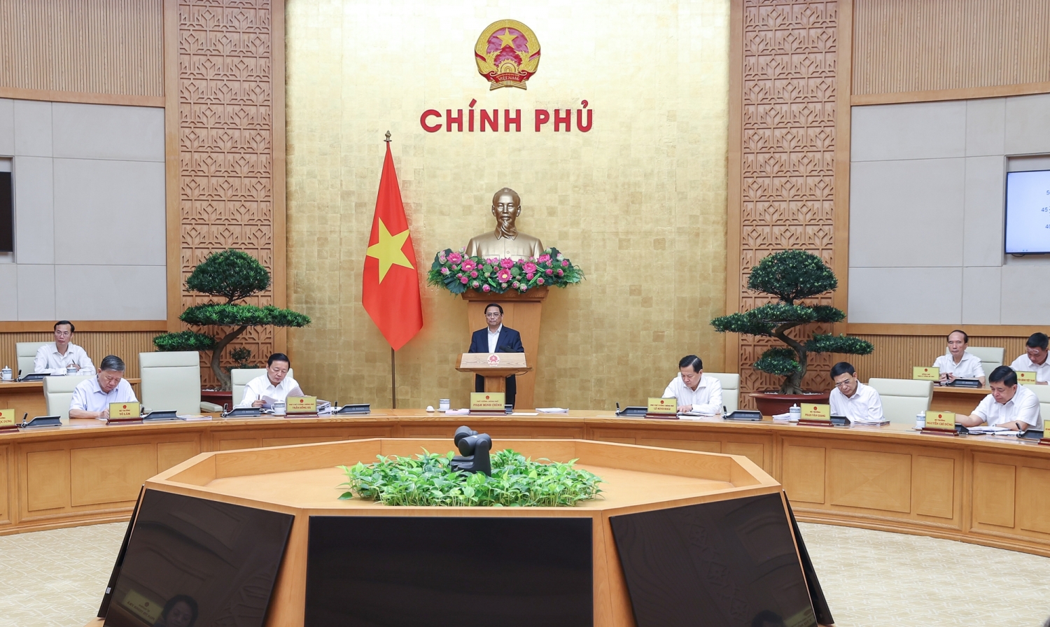 Thủ tướng Phạm Minh Chính chủ trì phiên họp Chính phủ thường kỳ tháng 4/2023 - Ảnh: VGP/Nhật Bắc