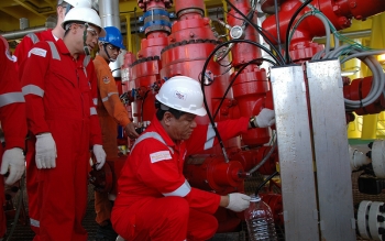 Nỗ lực tăng sản lượng khai thác dầu khí