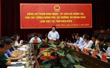 Phó Thủ tướng Phạm Bình Minh làm việc tại Điện Biên