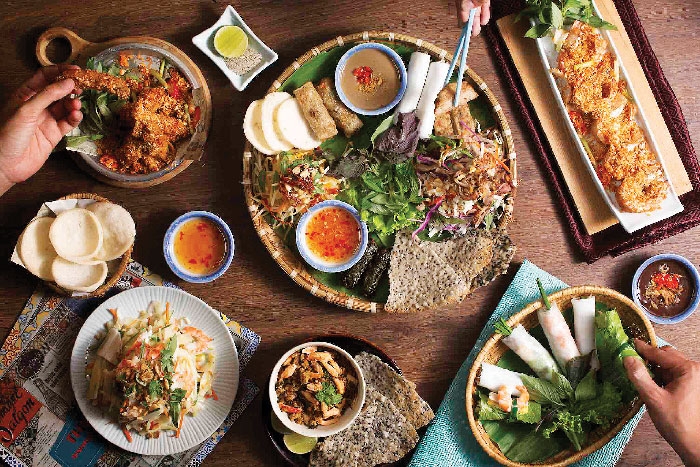 Ẩm thực dân tộc - Hãy cùng khám phá những hương vị truyền thống và đặc biệt của ẩm thực dân tộc Việt Nam qua hình ảnh đầy màu sắc. Từ các món ăn bắt nguồn từ vùng miền đến những món ăn đậm chất văn hóa, Việt Nam có quá nhiều điều để khám phá.